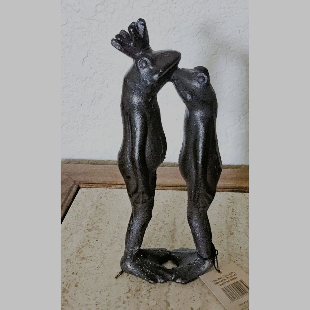 Cast Iron Kissing Frog Prince figurine Garden Statue Door Stop